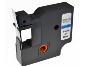 סרט תואם DYMO 45016 דימו 12מ”מ/ 7מ’ שחור על רקע כחול