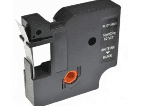 סרט תואם DYMO 45021 דימו 12מ”מ /7מ’ לבן על רקע שחור